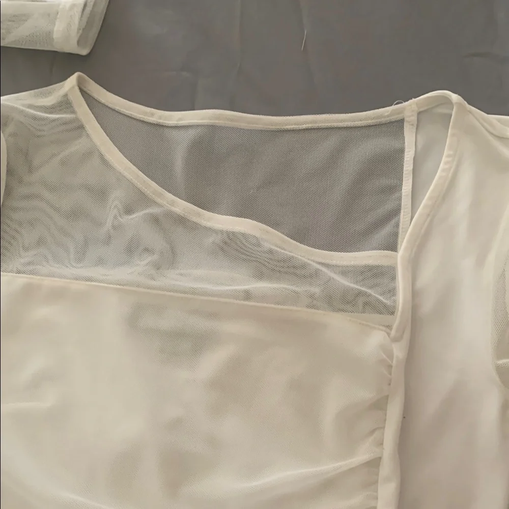 Elegant White Long Sleeve Women's Top - Picture 4 of 5